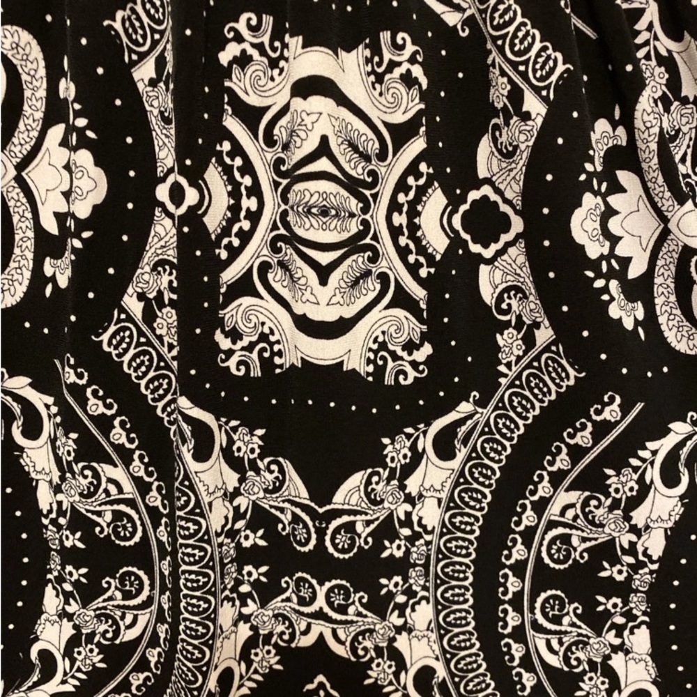 White House Black Market Black and White Halter Dress - Picture 4 of 12
